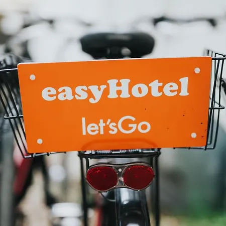 Easyhotel Hackescher Markt 2* Berlín