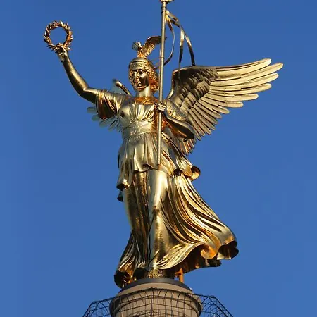 Easyhotel Hackescher Markt 2*