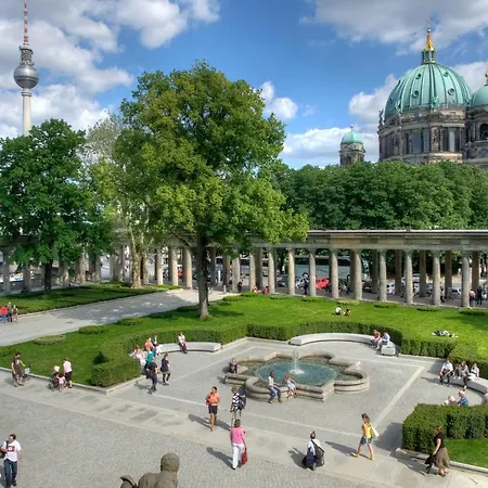 Easyhotel Hackescher Markt Берлин