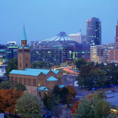 Easyhotel Hackescher Markt Отель